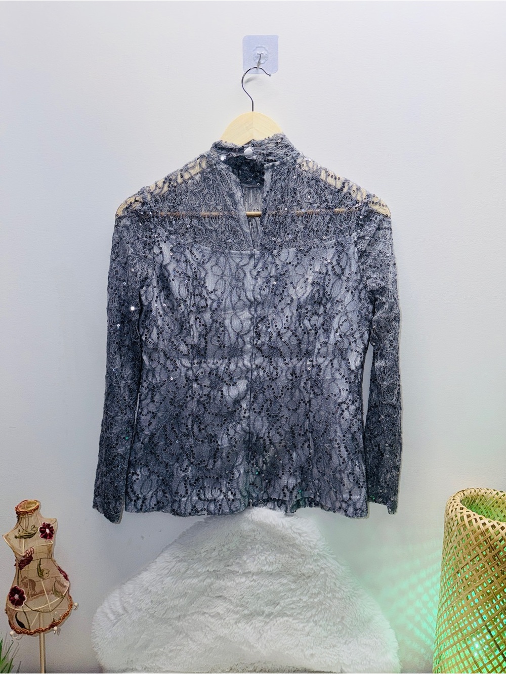 Grey Sequinned Lace Long-Sleeve Lined Wedding Guest Ready Mock Neck Top Blouse 👚 - Picture 5 of 5